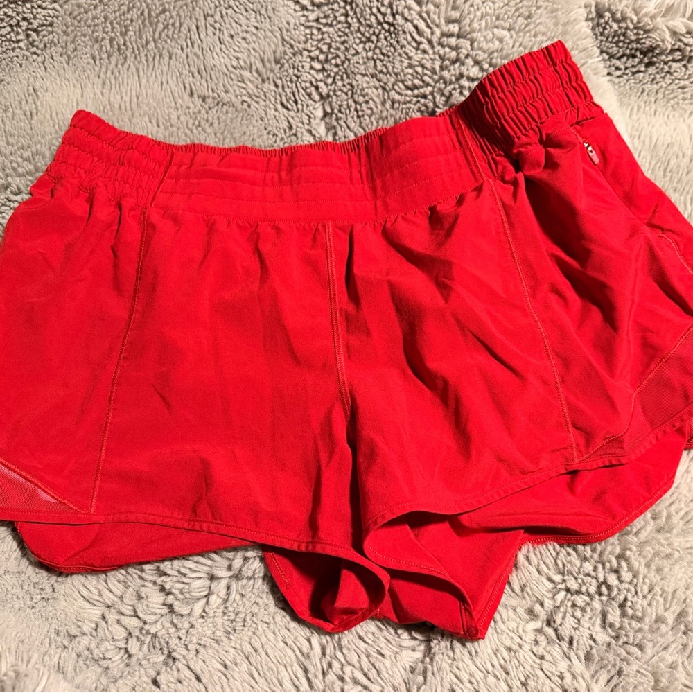 Lululemon women’s Hotty Hot HR 2.5” Red Athletic Shorts